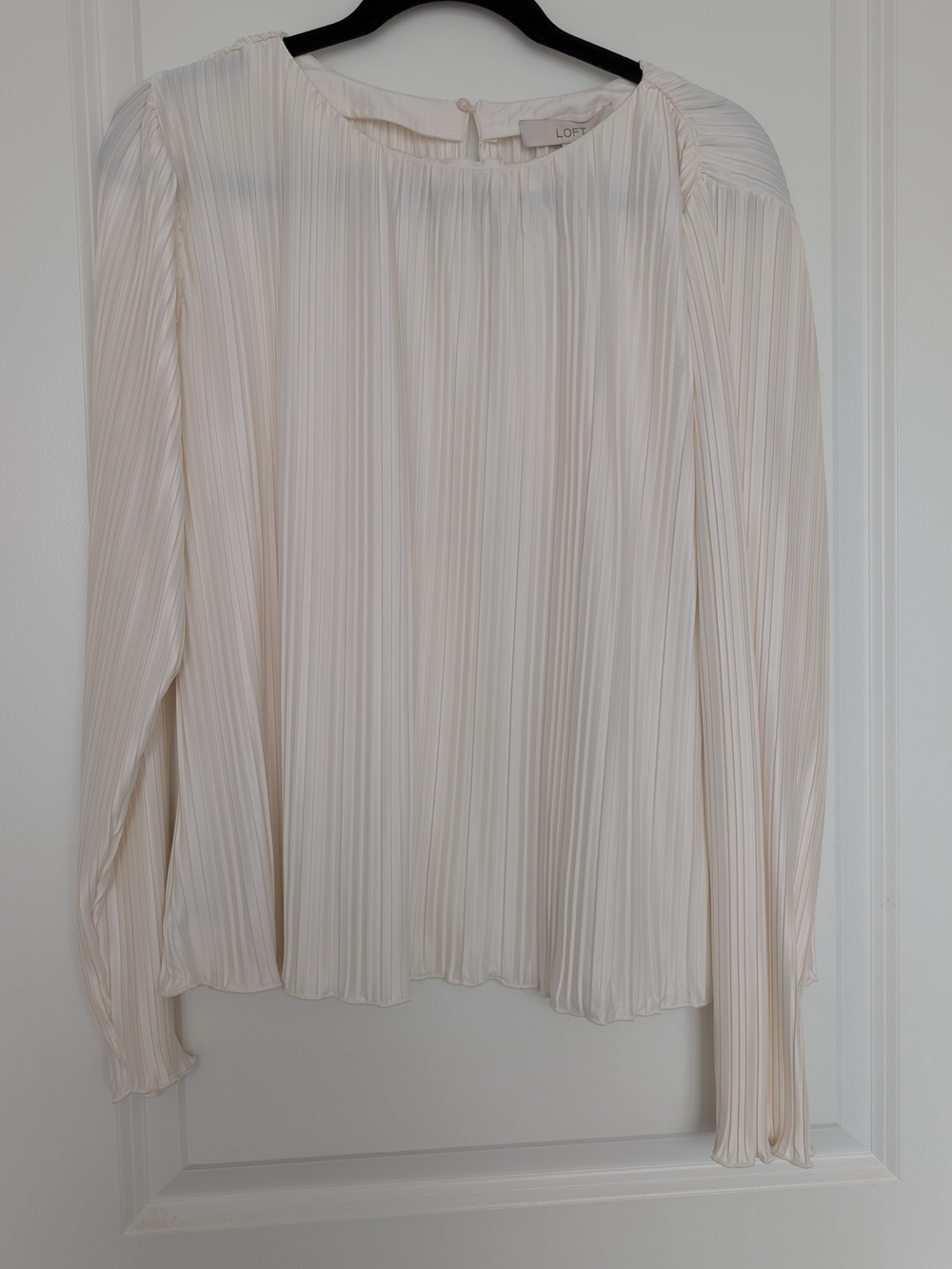 LOFT Ivory Pleated Long-Sleeve Blouse